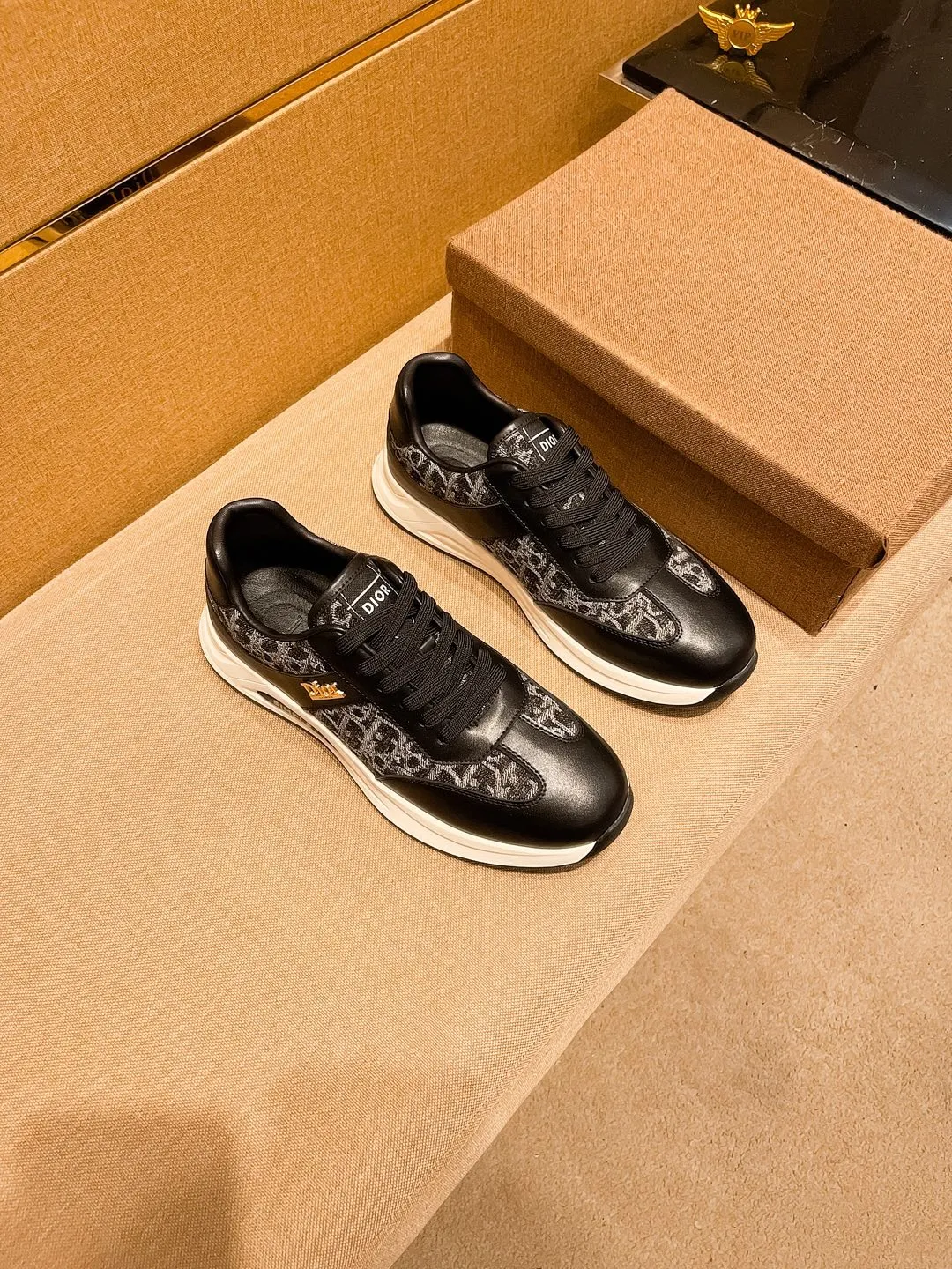 Men's shoes 💰 420💰🔥【Dior】🔥High-end brand of men's shoes official website 1:1 latest masterpiece: the upper is made of Italian imported first-layer cowhide with technical cloth fabric, the original comfortable and breathable lining ➕the original non-slip and wear-resistant outsole🔥, making walking more convenient and comfortable! An exclusive new model, a stunning work, a beautiful 1:1 replica [color] compared to the official quality! Create a fashionable personality to set off your uniqueness! A must-have for trendy men! Classic🔥Size: 38-44 Color: 🔥 2⃣️colors available🔥